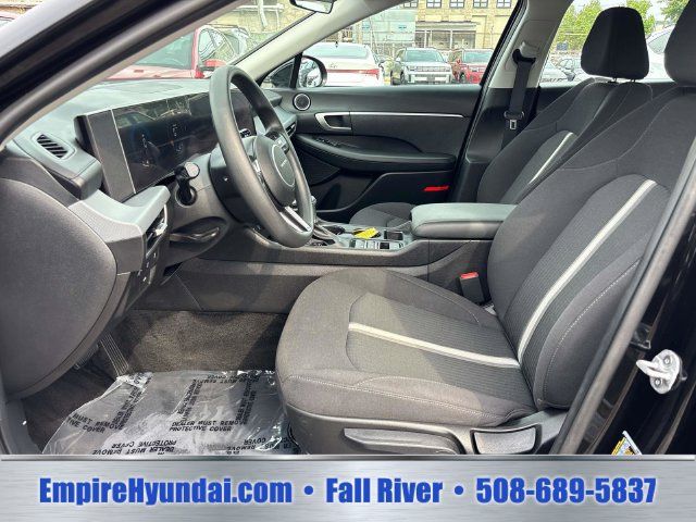 Used 2025 Hyundai Sonata SE FWD image 8