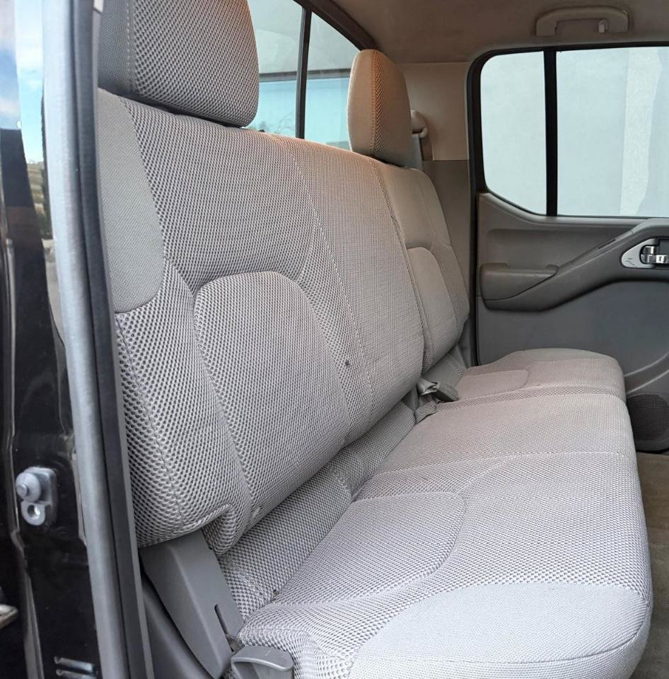 Used 2015 Nissan Frontier SV RWD image 17