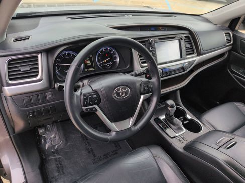 Used 2016 Toyota Highlander XLE image 10