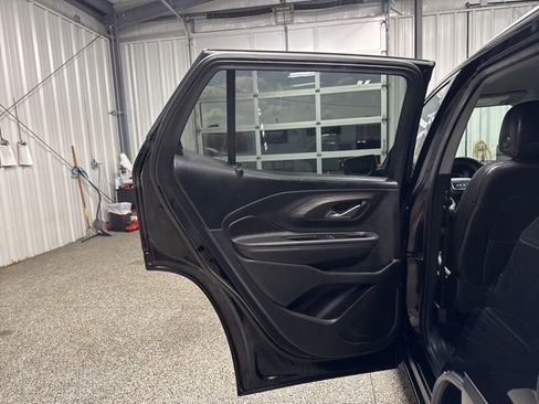 Used 2020 GMC Terrain SLT w/ Preferred Package image 16