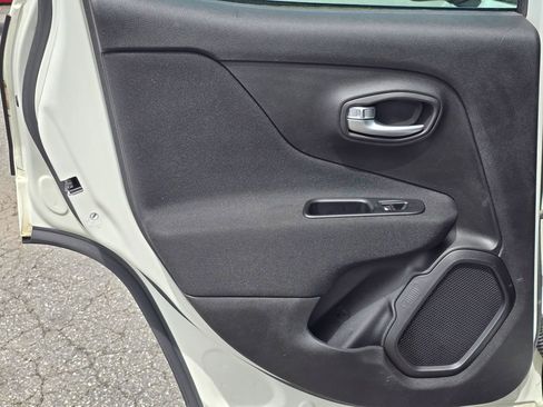 Used 2019 Jeep Renegade Sport FWD image 48