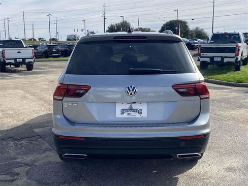 Used 2019 Volkswagen Tiguan SE image 6