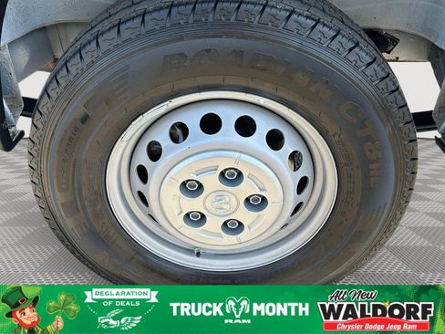 Used 2024 RAM ProMaster 2500 w/ Convenience Group image 29