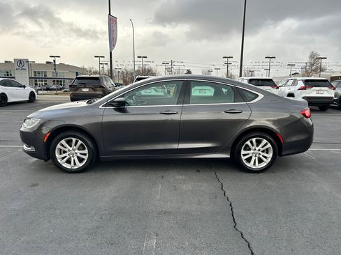 Used 2015 Chrysler 200 Limited w/ Convenience Group image 2