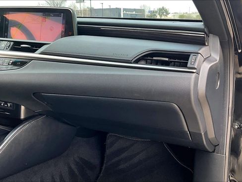 Used 2019 Lexus ES 350 Ultra Luxury w/ Accessory Package 2 image 18