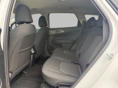 Certified 2025 Kia Sportage LX image 23