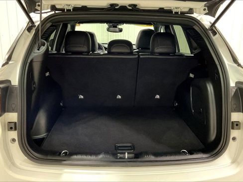 Used 2025 Jeep Compass Latitude w/ Sun & Sound Group AWD/4WD image 38