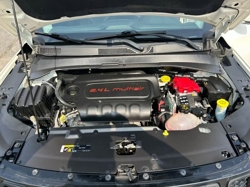 Used 2019 Jeep Compass Limited image 28