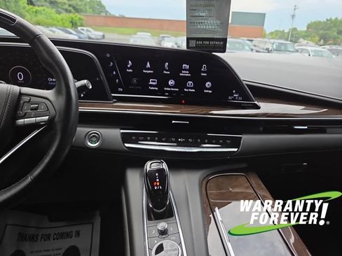 Used 2024 Cadillac Escalade Sport Platinum AWD/4WD image 11