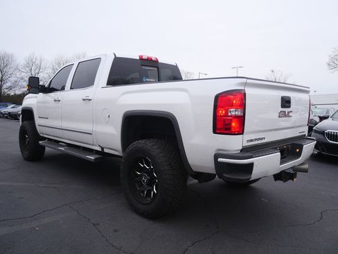 Used 2018 GMC Sierra 2500 Denali w/ Duramax Plus Package image 5