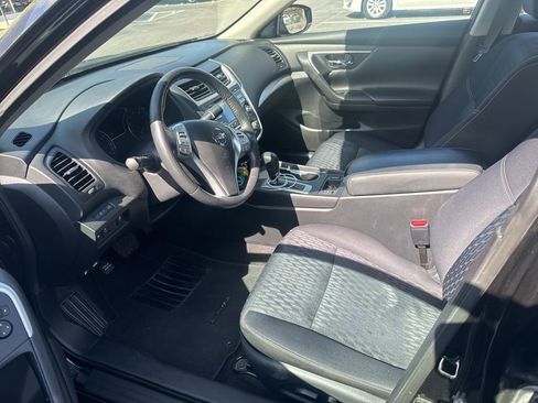 Used 2017 Nissan Altima 2.5 SV w/ Convenience Package image 6