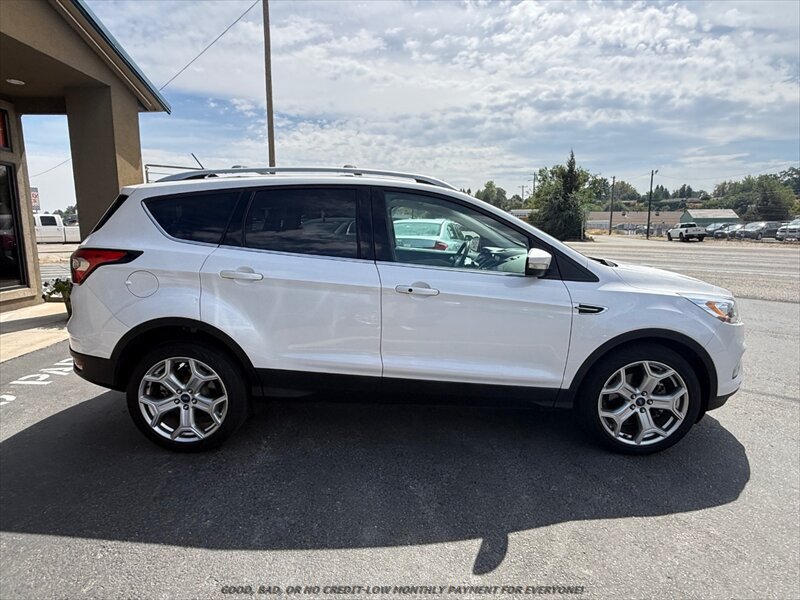Used 2018 Ford Escape Titanium w/ Ford Safe & Smart Package AWD/4WD image 8