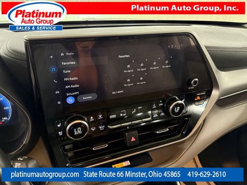 Used 2023 Toyota Highlander Platinum AWD/4WD image 19