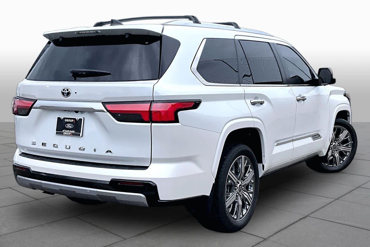 Used 2024 Toyota Sequoia Capstone AWD/4WD image 15