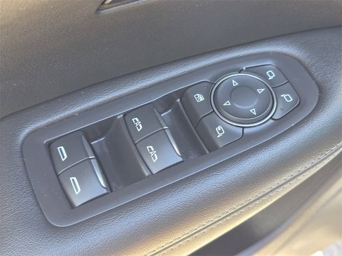 Used 2023 Cadillac XT6 Luxury image 18