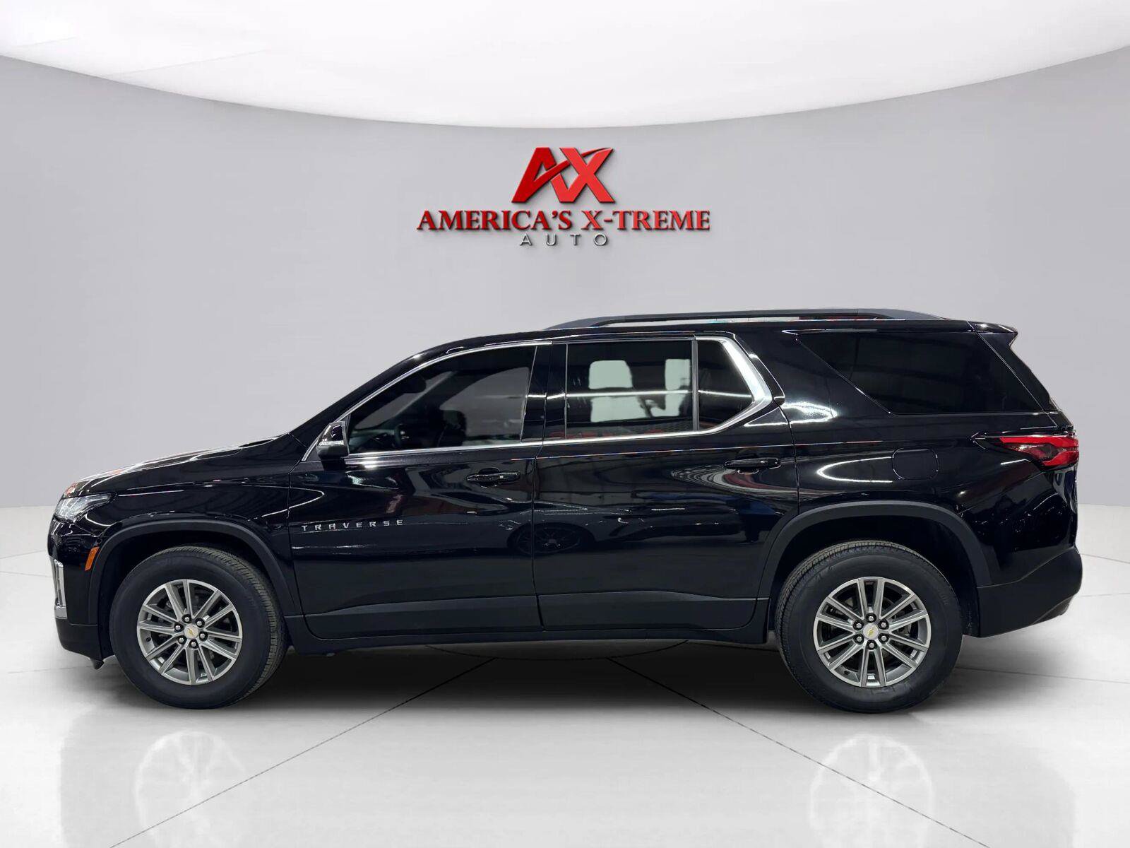 Used 2023 Chevrolet Traverse LT AWD/4WD image 2