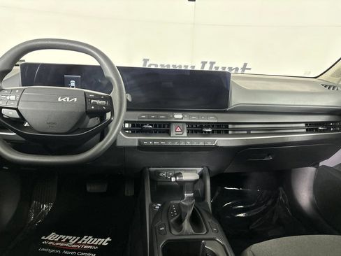Used 2025 Kia K4 FWD image 23