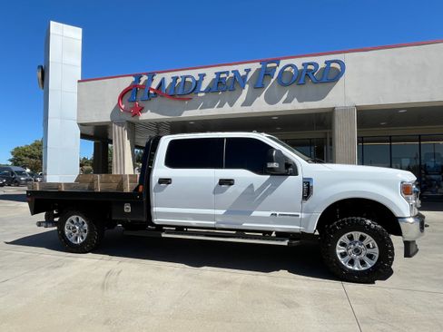 Used 2022 Ford F250 XLT w/ XLT Value Package AWD/4WD image 4