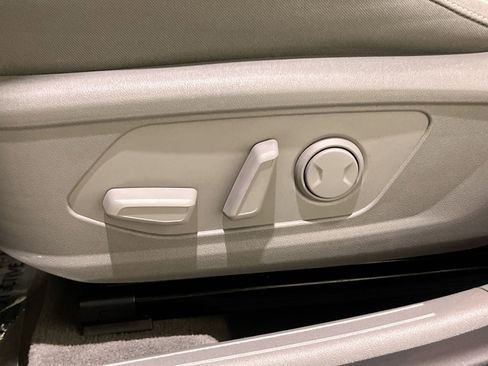 Used 2022 Hyundai Elantra SEL w/ Convenience + Premium Package image 21