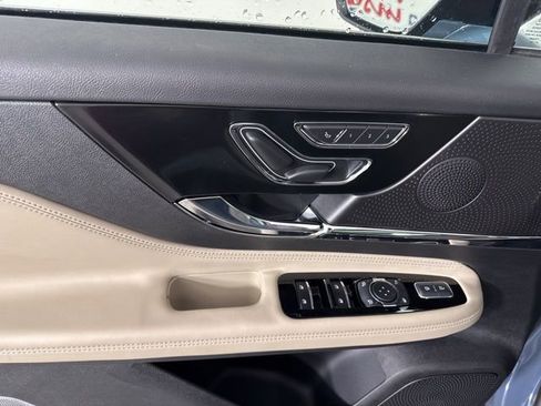 New 2026 Lincoln Corsair Premiere image 16