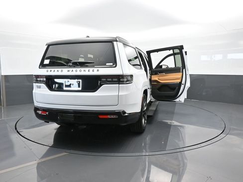 Used 2024 Jeep Grand Wagoneer Series III w/ Quick Order Packagew 28T image 75