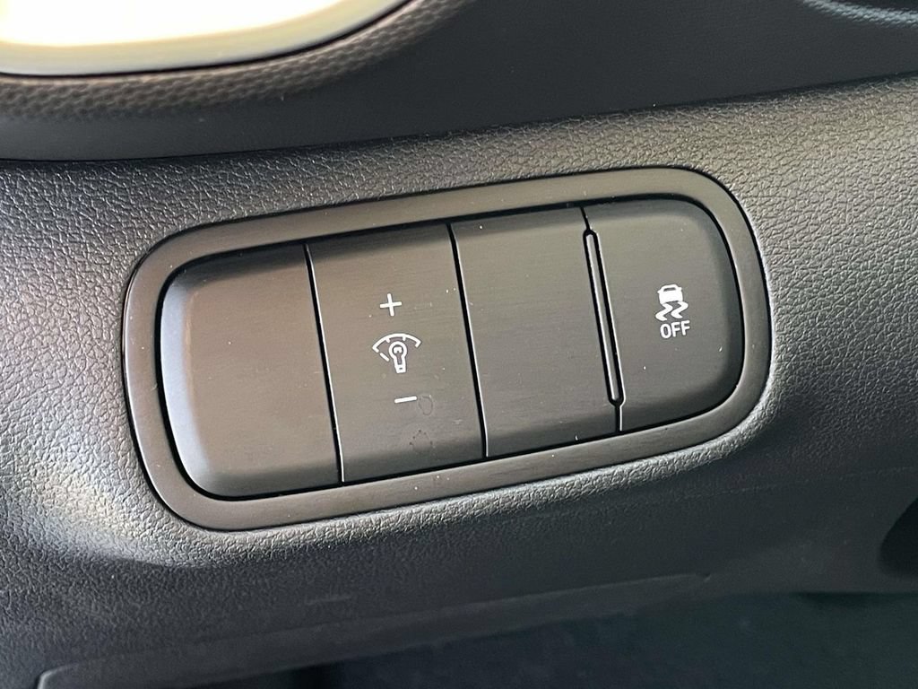 Certified 2026 Hyundai Venue SEL FWD image 9