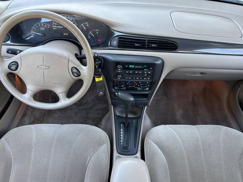 Used 2002 Chevrolet Malibu V6 w/ Preferred Equipment Group 1 FWD image 13