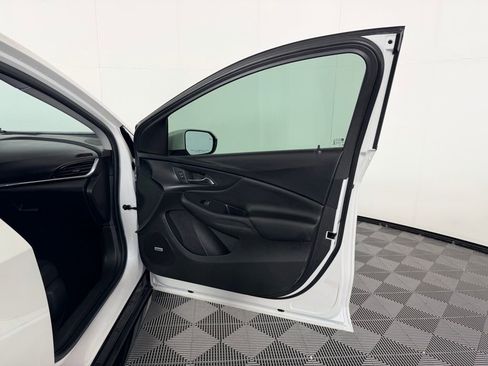 Used 2018 Chevrolet Volt Premier w/ Driver Confidence Package image 32