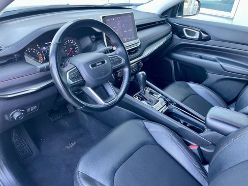 Used 2022 Jeep Compass Trailhawk w/ Trailhawk Convenience Group AWD/4WD image 13