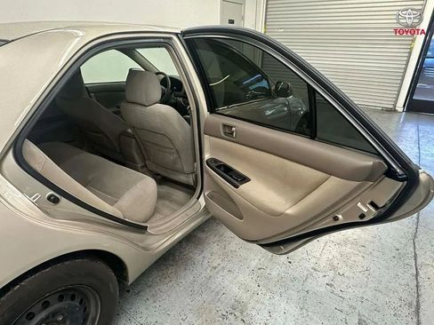 Used 2005 Toyota Camry LE image 23