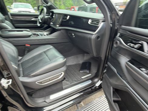 Certified 2025 Jeep Grand Wagoneer Series II Obsidian w/ Quick Order Packagew 28T AWD/4WD image 20