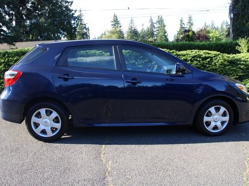 Used 2009 Toyota Matrix FWD image 11