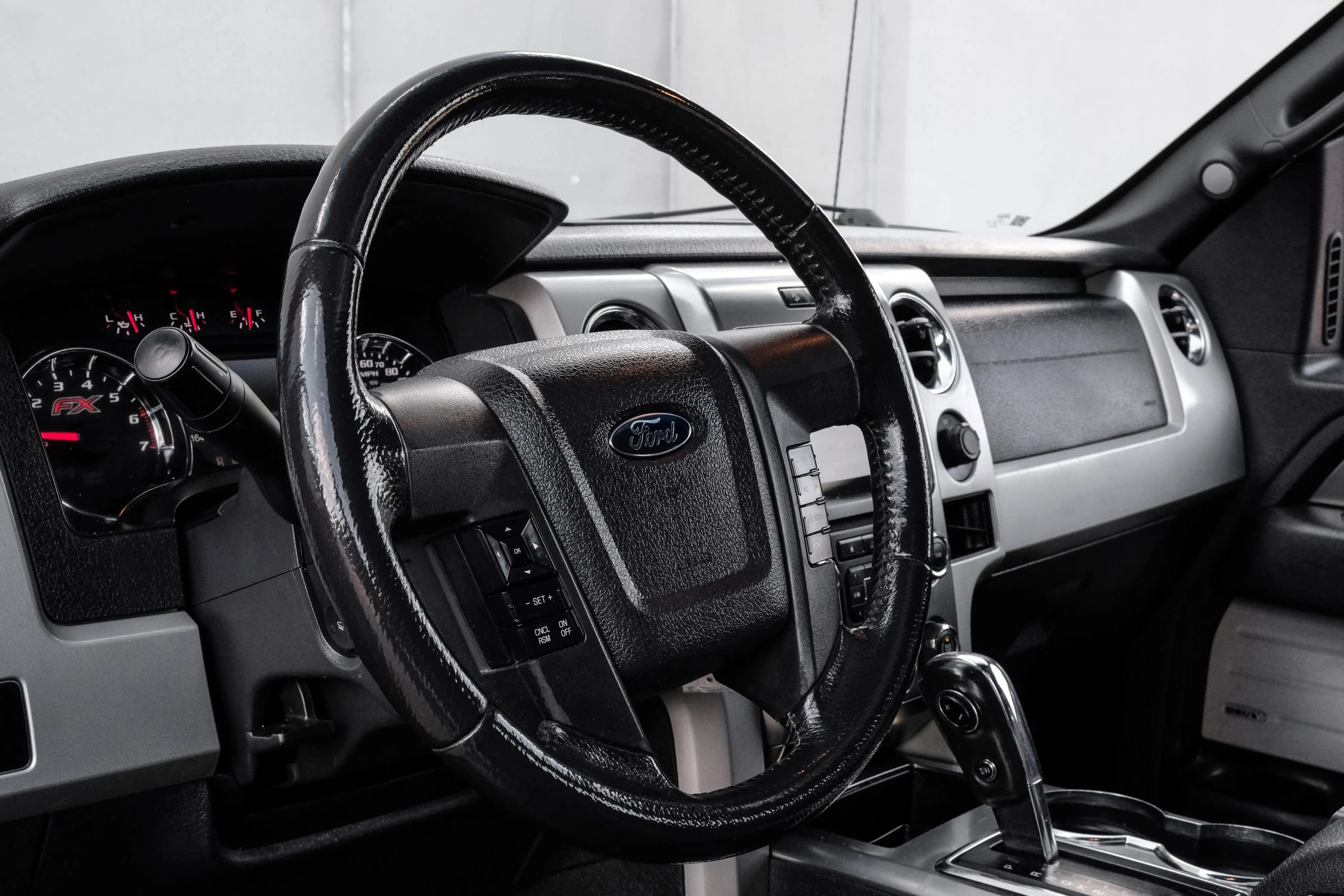 Used 2014 Ford F150 FX4 w/ Equipment Group 402A Luxury AWD/4WD image 20