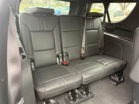 Used 2023 Chevrolet Suburban LT image 11