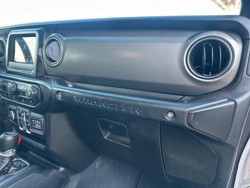 Used 2022 Jeep Wrangler Unlimited Sport AWD/4WD image 26