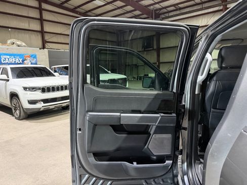 Used 2022 Ford F150 Lariat AWD/4WD image 14