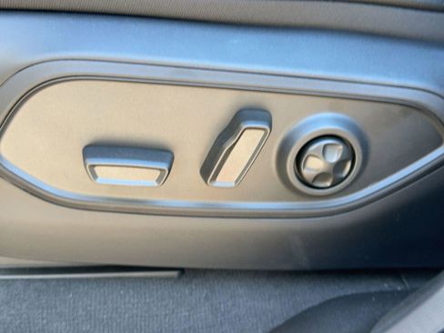 New 2025 Jeep Grand Cherokee Altitude image 12