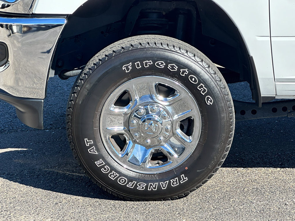 Used 2024 RAM 2500 Tradesman w/ Chrome Appearance Group AWD/4WD image 13