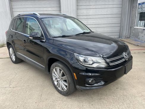 Used 2016 Volkswagen Tiguan SE FWD image 2