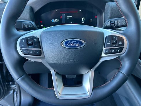 Certified 2025 Ford Explorer Active image 33