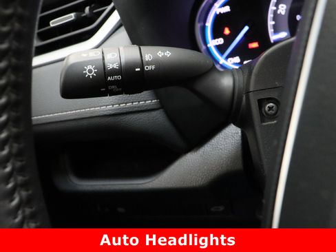 Certified 2024 Toyota RAV4 XLE Premium image 25