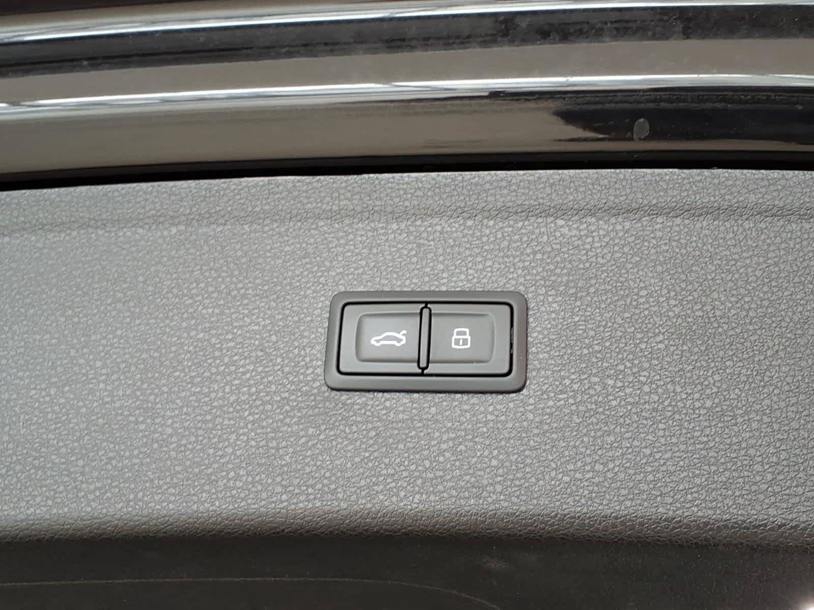 Used 2023 Audi Q5 2.0T Premium w/ Convenience Package AWD/4WD image 11