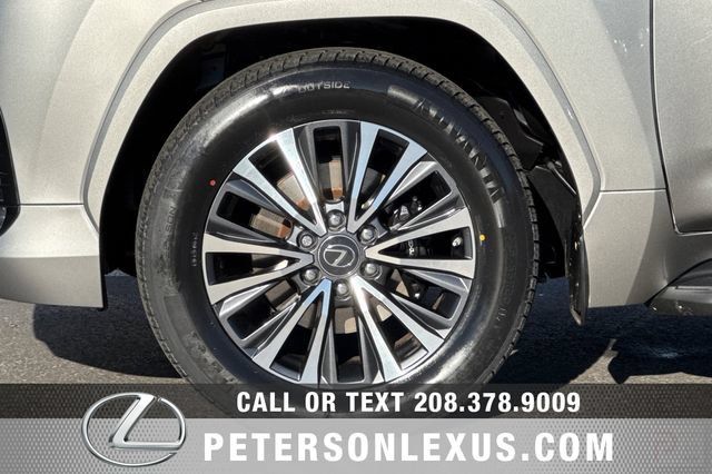 Used 2023 Lexus LX 600 4WD w/ Interior Upgrade Package image 34