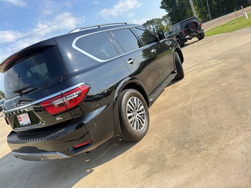 Used 2022 Nissan Armada SL w/ Captain's Chairs Package AWD/4WD image 4