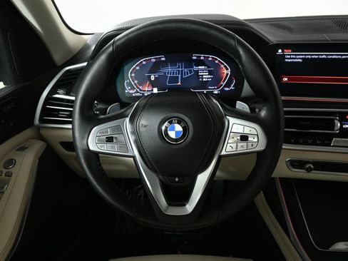 Used 2022 BMW X7 xDrive40i w/ Premium Package AWD/4WD image 17