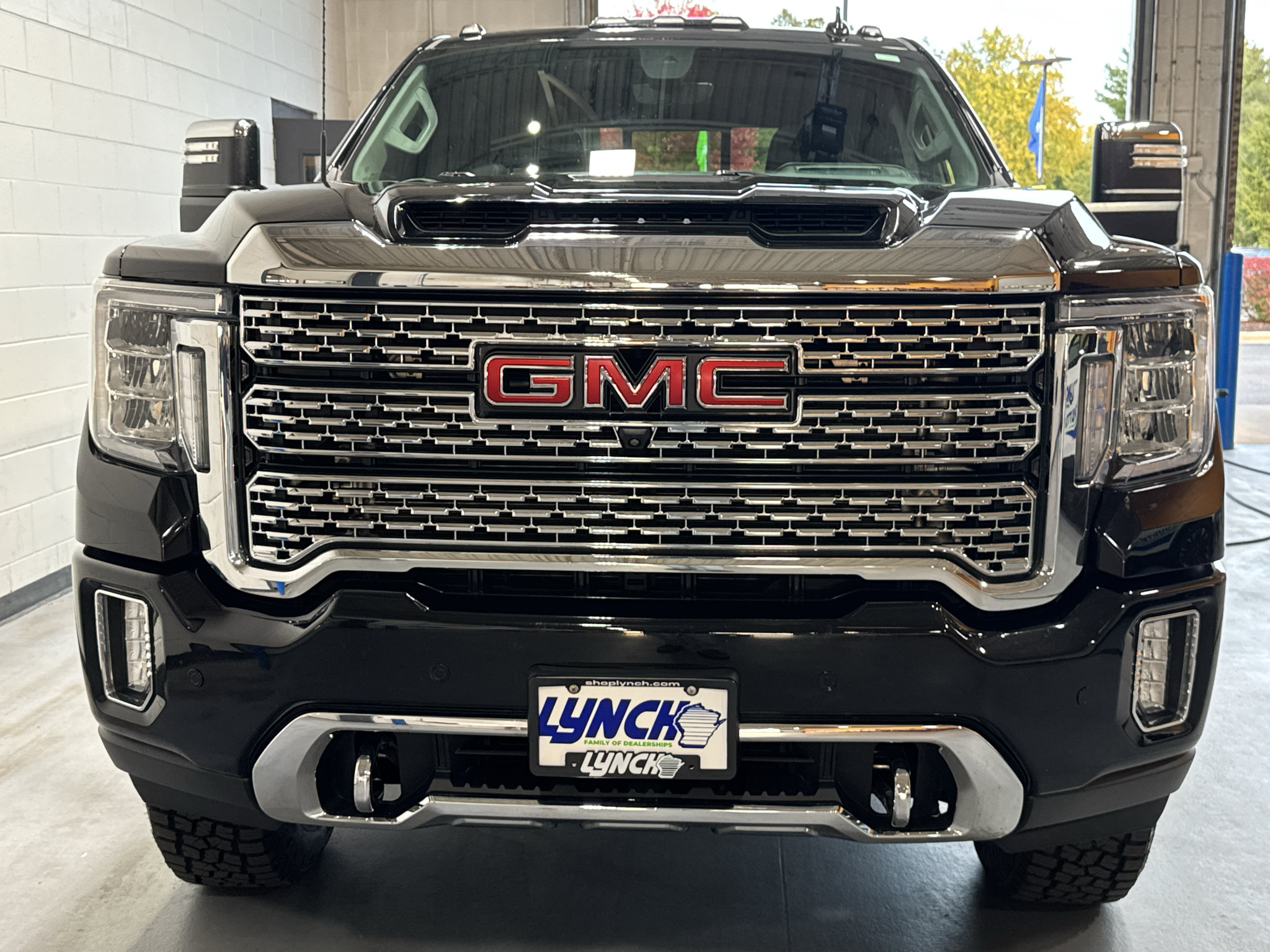Used 2023 GMC Sierra 3500 Denali w/ Denali Black Diamond Edition AWD/4WD image 8