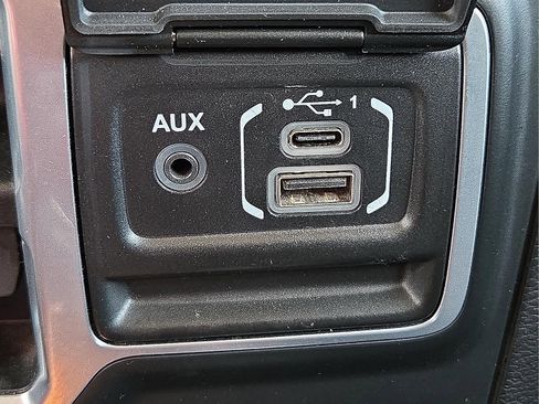 Used 2018 Jeep Wrangler Unlimited Rubicon image 19