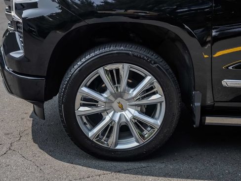 Used 2025 Chevrolet Silverado 1500 High Country w/ High Country Premium Package AWD/4WD image 13