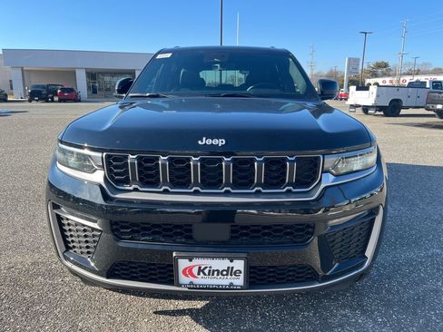 New 2026 Jeep Grand Cherokee Limited AWD/4WD image 2