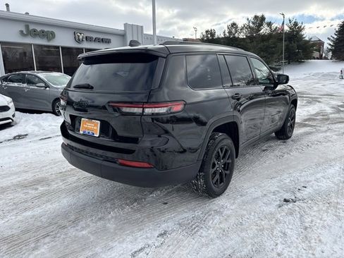 Used 2024 Jeep Grand Cherokee L Altitude image 7